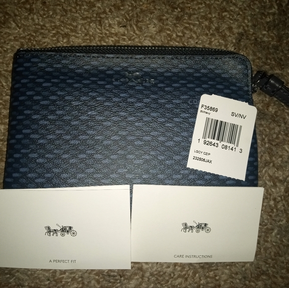 Coach wallets and small purses - Picture 3 of 7